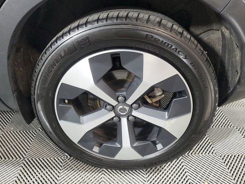 Certified 2025 Volvo XC40 B5 Plus image 12