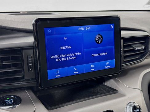 Used 2021 Ford Explorer XLT RWD image 9