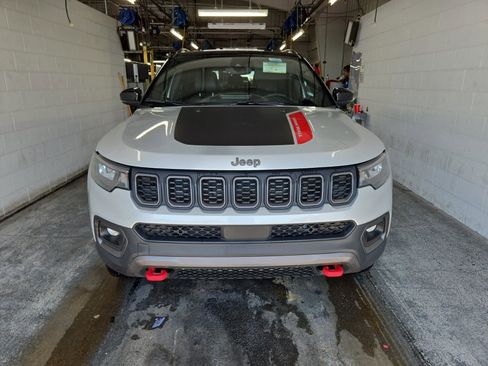 Used 2024 Jeep Compass Trailhawk image 1