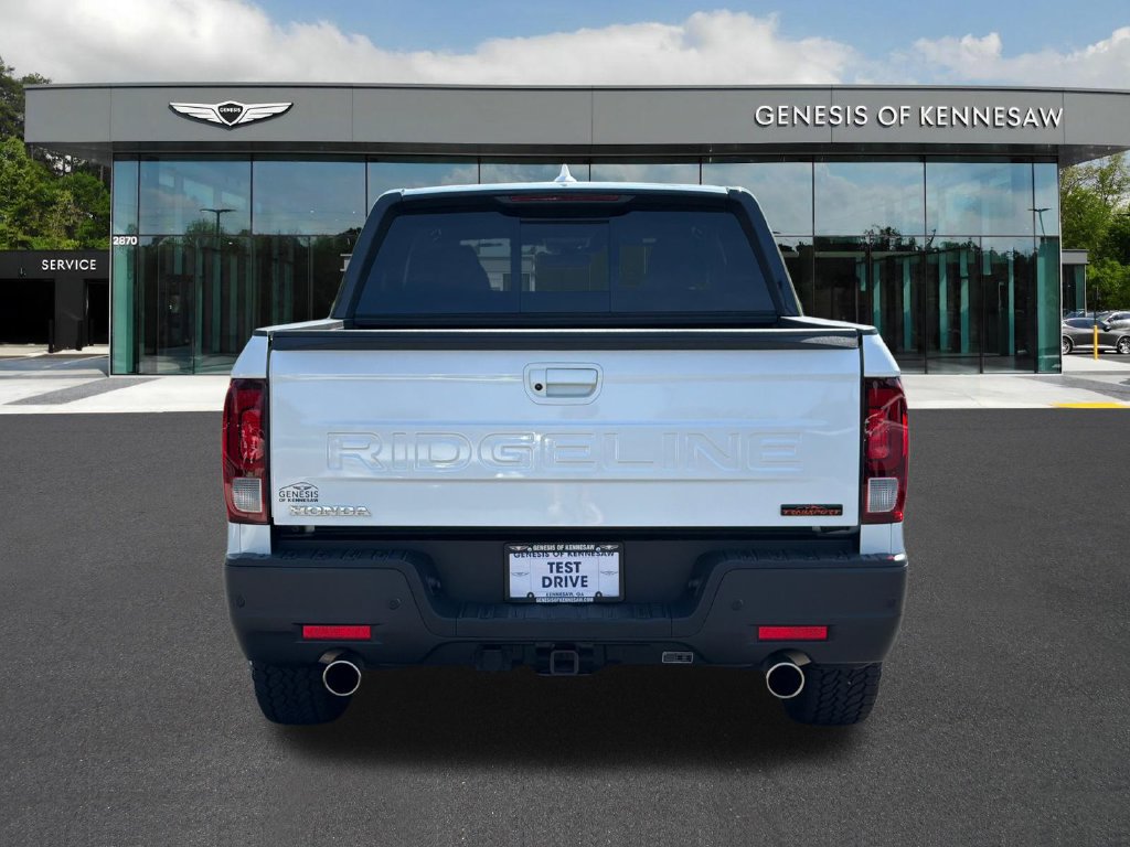Used 2025 Honda Ridgeline TrailSport image 7