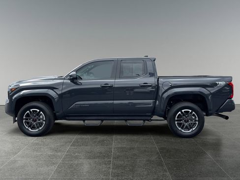 Used 2024 Toyota Tacoma TRD Sport AWD/4WD image 5