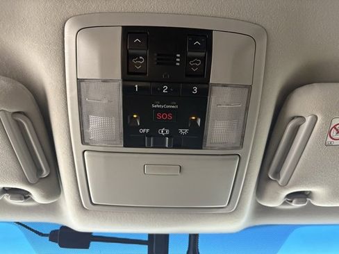 Used 2011 Lexus GX 460 image 11