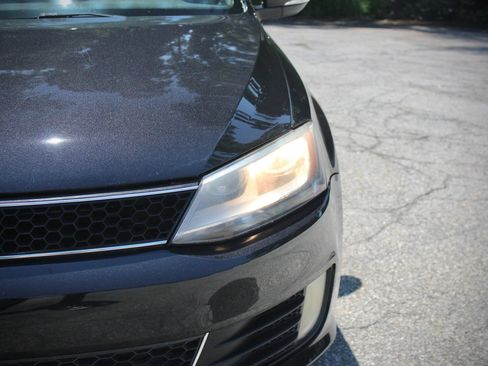 Used 2012 Volkswagen Jetta GLI Autobahn FWD image 19