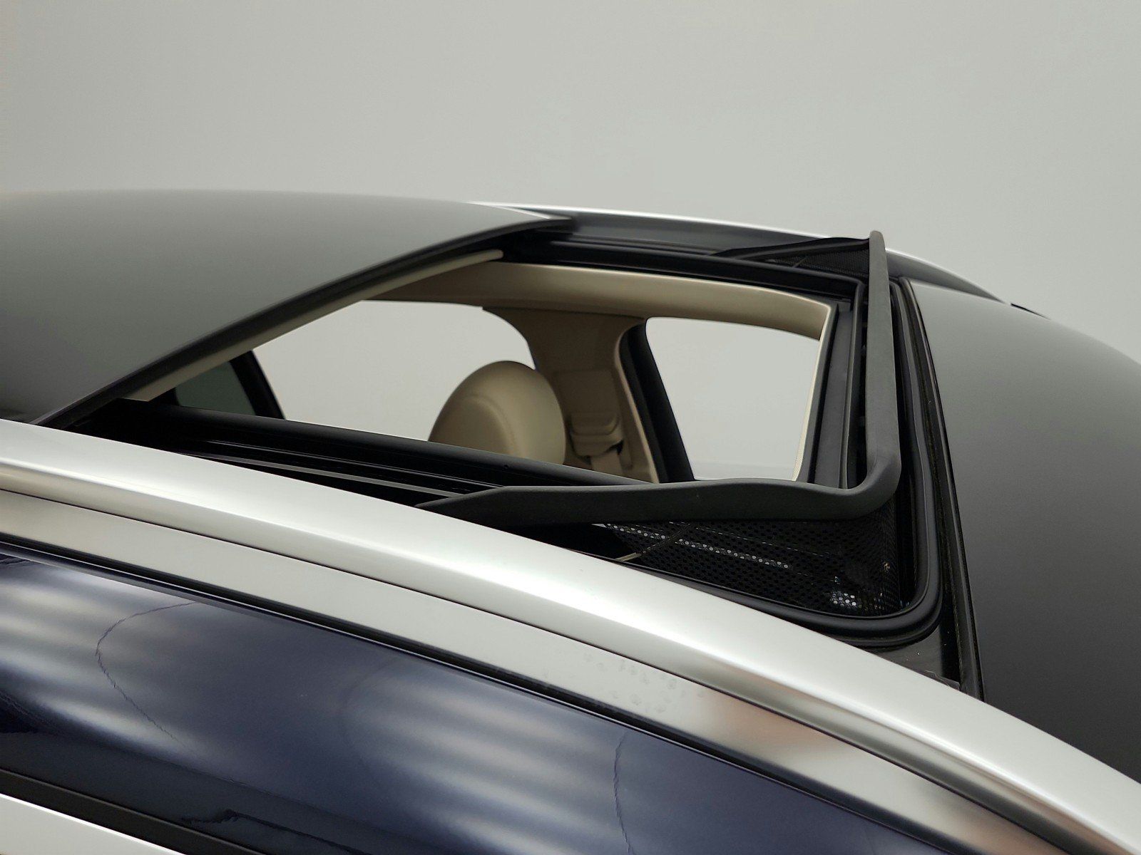 Certified 2022 Mercedes-Benz GLC 300 4MATIC w/ Premium Package Lite image 19