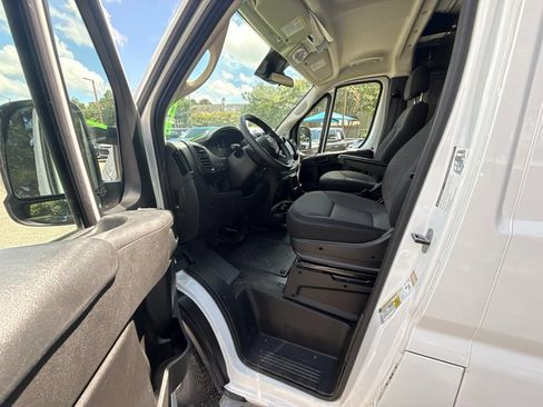 Used 2025 RAM ProMaster 2500 w/ U-Haul Equipment Group FWD image 13