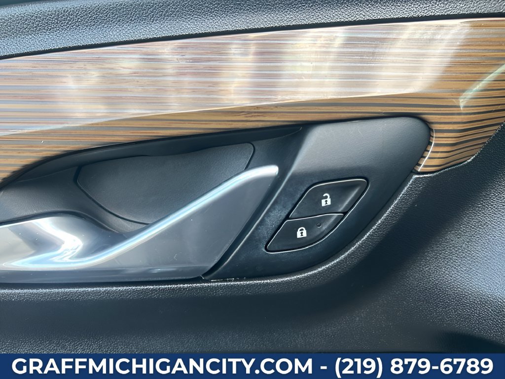Used 2020 GMC Terrain SLE w/ Driver Convenience Package AWD/4WD image 11