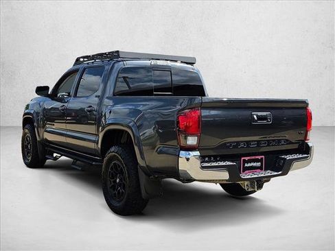 Used 2022 Toyota Tacoma SR5 RWD image 9