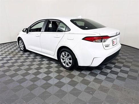 Certified 2025 Toyota Corolla LE image 21