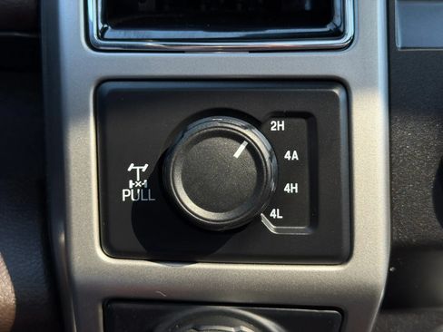 Used 2019 Ford F150 King Ranch w/ Equipment Group 601A Luxury AWD/4WD image 47
