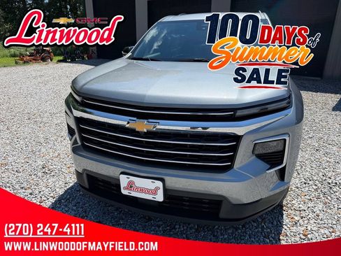 Used 2026 Chevrolet Traverse LT FWD image 5