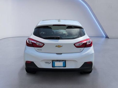 Used 2017 Chevrolet Cruze LT w/ Convenience Package FWD image 8