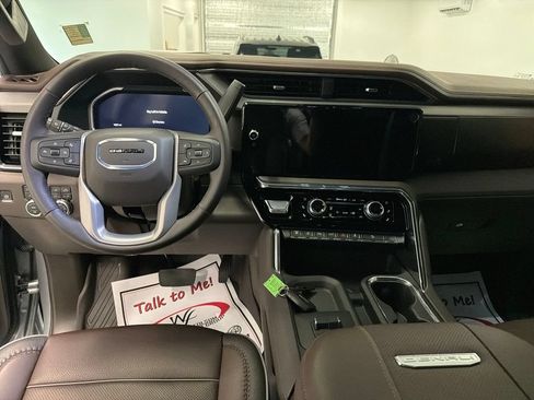 Used 2026 GMC Sierra 2500 Denali w/ Denali Reserve Package AWD/4WD image 14