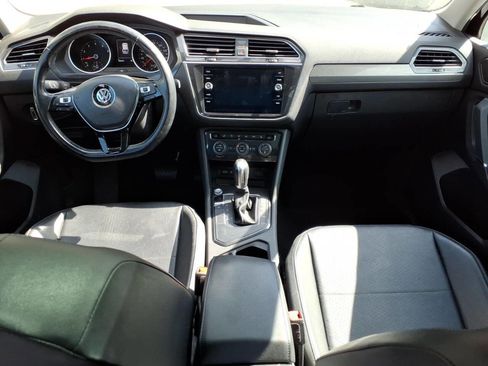 Used 2018 Volkswagen Tiguan SE w/ Panoramic Sunroof Package image 11
