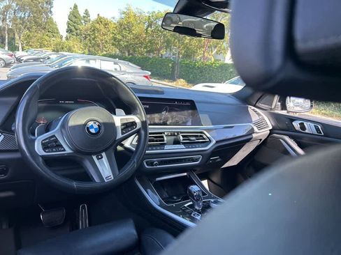 Used 2021 BMW X5 M50i w/ Executive Package image 7