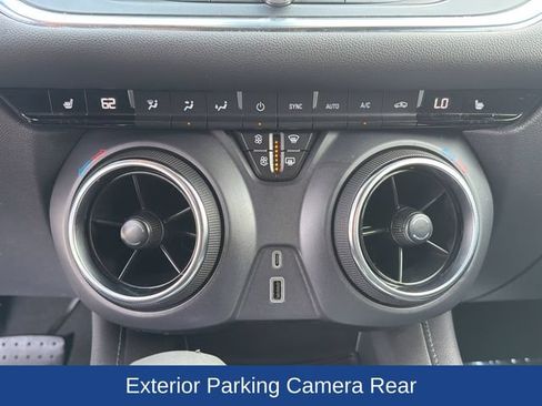 Used 2022 Chevrolet Blazer LT FWD image 14