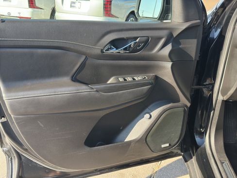 Used 2023 GMC Acadia SLT image 10