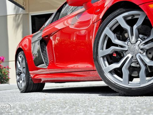 Used 2014 Audi R8 V10 image 5