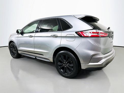 Used 2024 Ford Edge SE w/ Black Appearance Package image 5