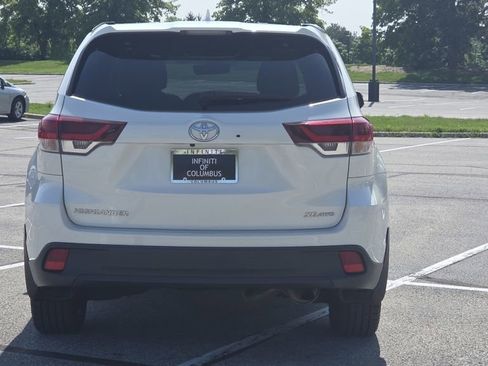 Used 2019 Toyota Highlander SE AWD/4WD image 7