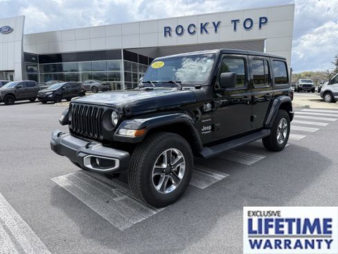 Used 2022 Jeep Wrangler Unlimited Sahara w/ Cold Weather Group AWD/4WD image 1