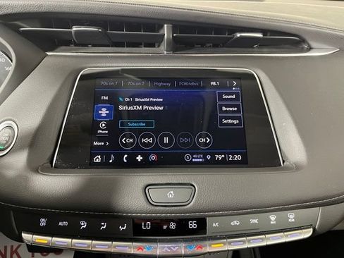 Used 2023 Cadillac XT4 Luxury w/ Cold Weather Package AWD/4WD image 29