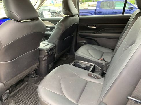 Used 2024 Toyota Grand Highlander AWD image 14