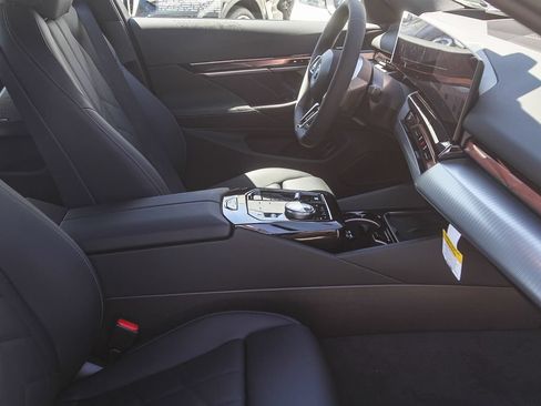 New 2027 BMW i5 eDrive40 w/ M Sport Package RWD image 12