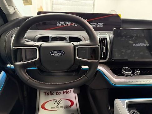New 2026 Ford Expedition Platinum image 18