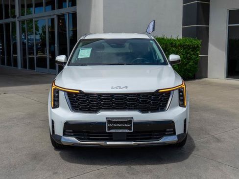 Certified 2025 Kia Sorento EX AWD/4WD image 2