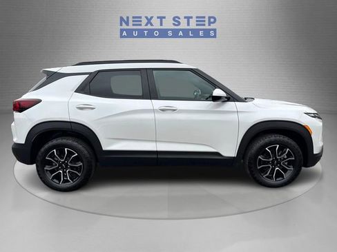 Used 2025 Chevrolet TrailBlazer ACTIV w/ Convenience Package image 9