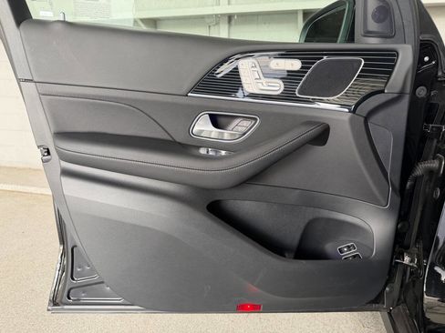 Used 2025 Mercedes-Benz GLE 450e 4MATIC image 11