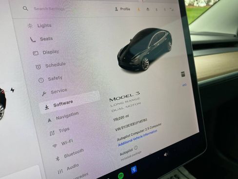Used 2018 Tesla Model 3 image 12