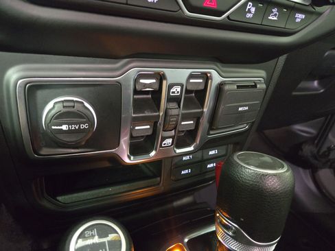 Used 2022 Jeep Wrangler Unlimited Sport AWD/4WD image 28