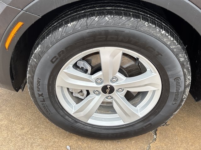 Used 2026 Kia Sorento LX FWD image 12