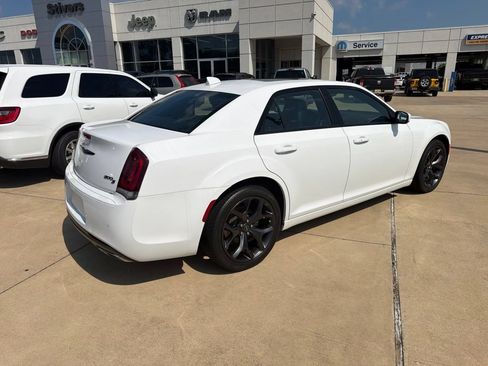 Used 2023 Chrysler 300 S RWD image 11