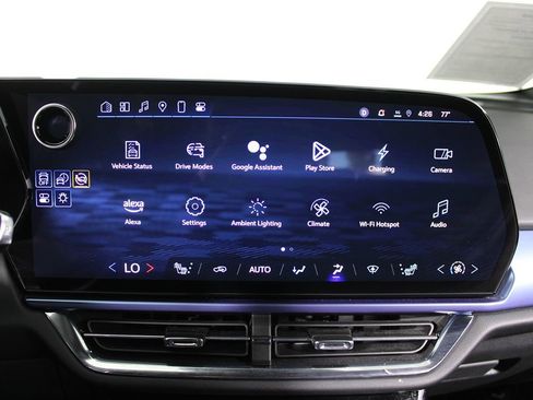 Used 2025 Chevrolet Equinox EV LT w/ Convenience Package image 15