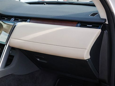 Used 2024 Land Rover Discovery Sport S image 18