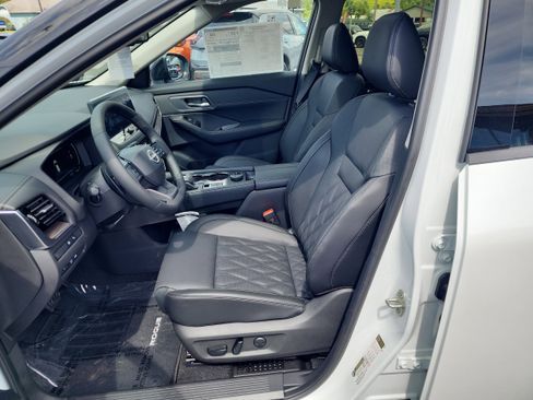 New 2026 Nissan Rogue Platinum w/ Platinum Premium Package image 11