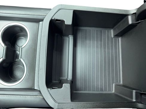 Used 2024 Chevrolet Tahoe Premier image 32