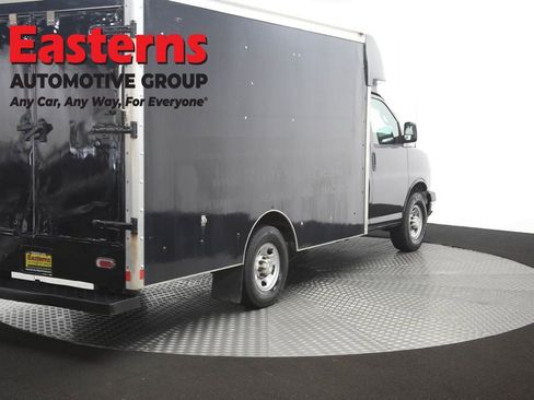 Used 2017 Chevrolet Express 3500 RWD image 37