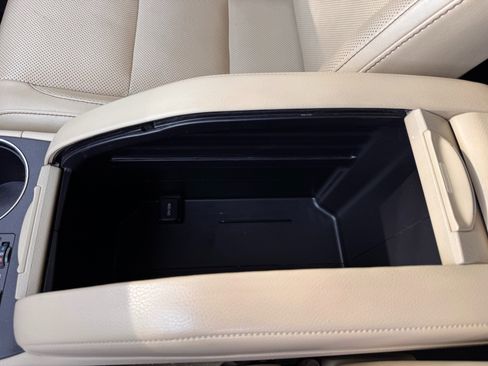 Used 2016 Toyota Highlander Limited image 37