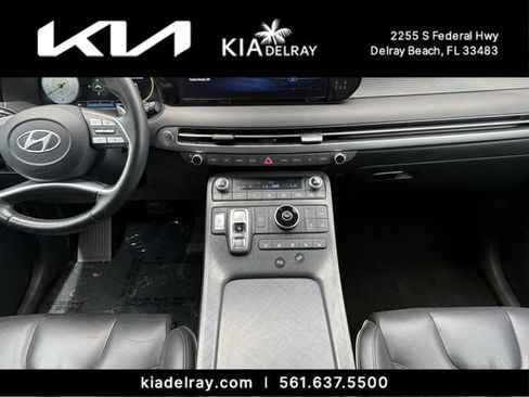 Used 2023 Hyundai Palisade Limited FWD image 13