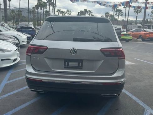 Used 2021 Volkswagen Tiguan SE FWD image 9
