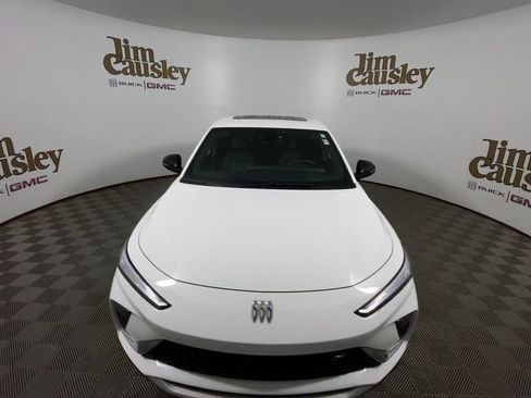 Used 2024 Buick Envista Sport Touring w/ Convenience I Package image 3