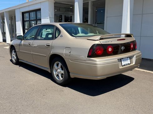 Used 2005 Chevrolet Impala LS FWD image 3