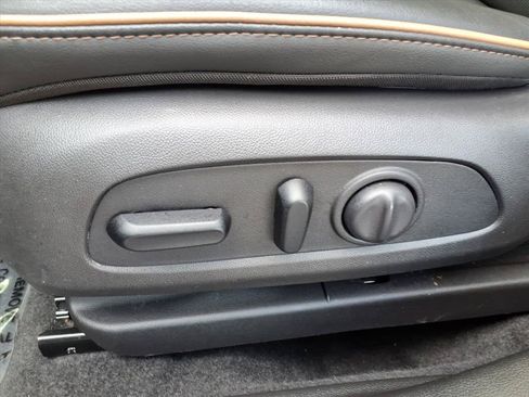 Used 2025 Buick Envista Avenir FWD image 25