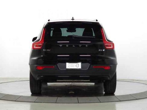 Used 2025 Volvo XC40 B5 Ultra image 7