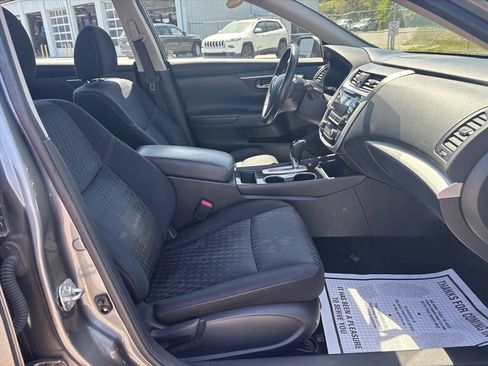 Used 2018 Nissan Altima 2.5 SV FWD image 14