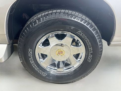 Used 2003 Cadillac Escalade EXT AWD/4WD image 29