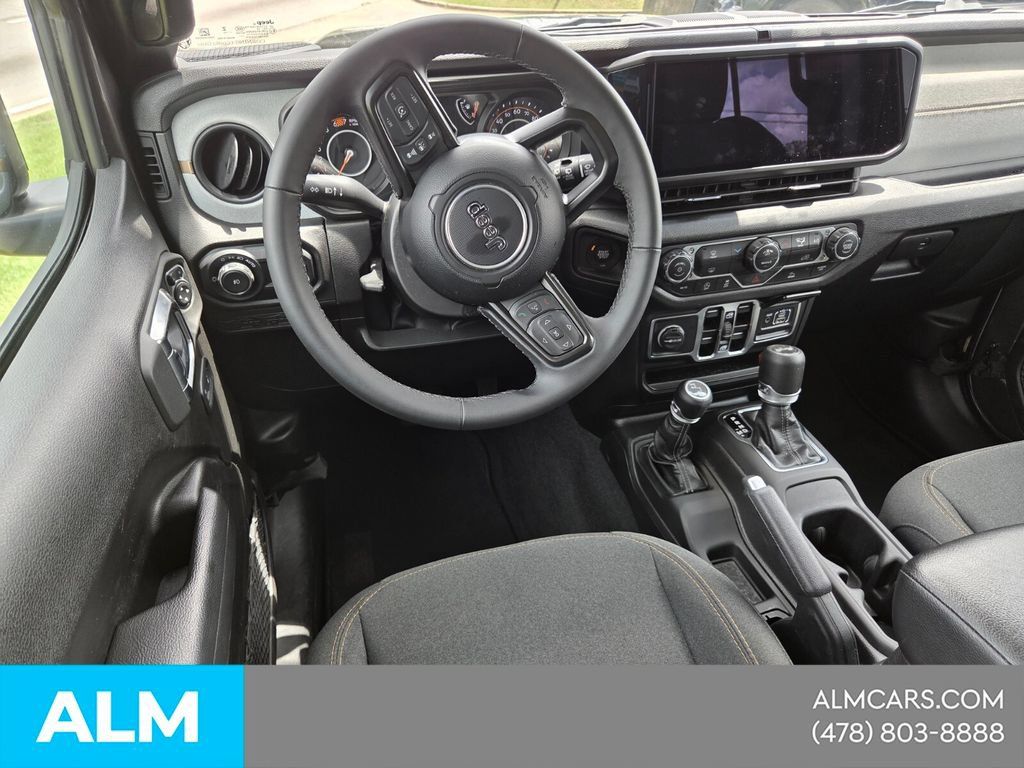 Used 2025 Jeep Wrangler Unlimited Sport AWD/4WD image 7